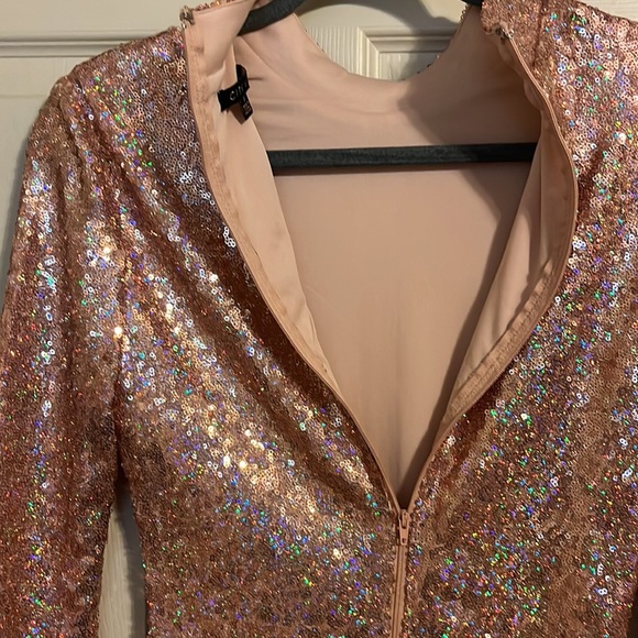 City Vibe rose gold sequin party dress. Size 5 NWOT - Picture 4 of 7